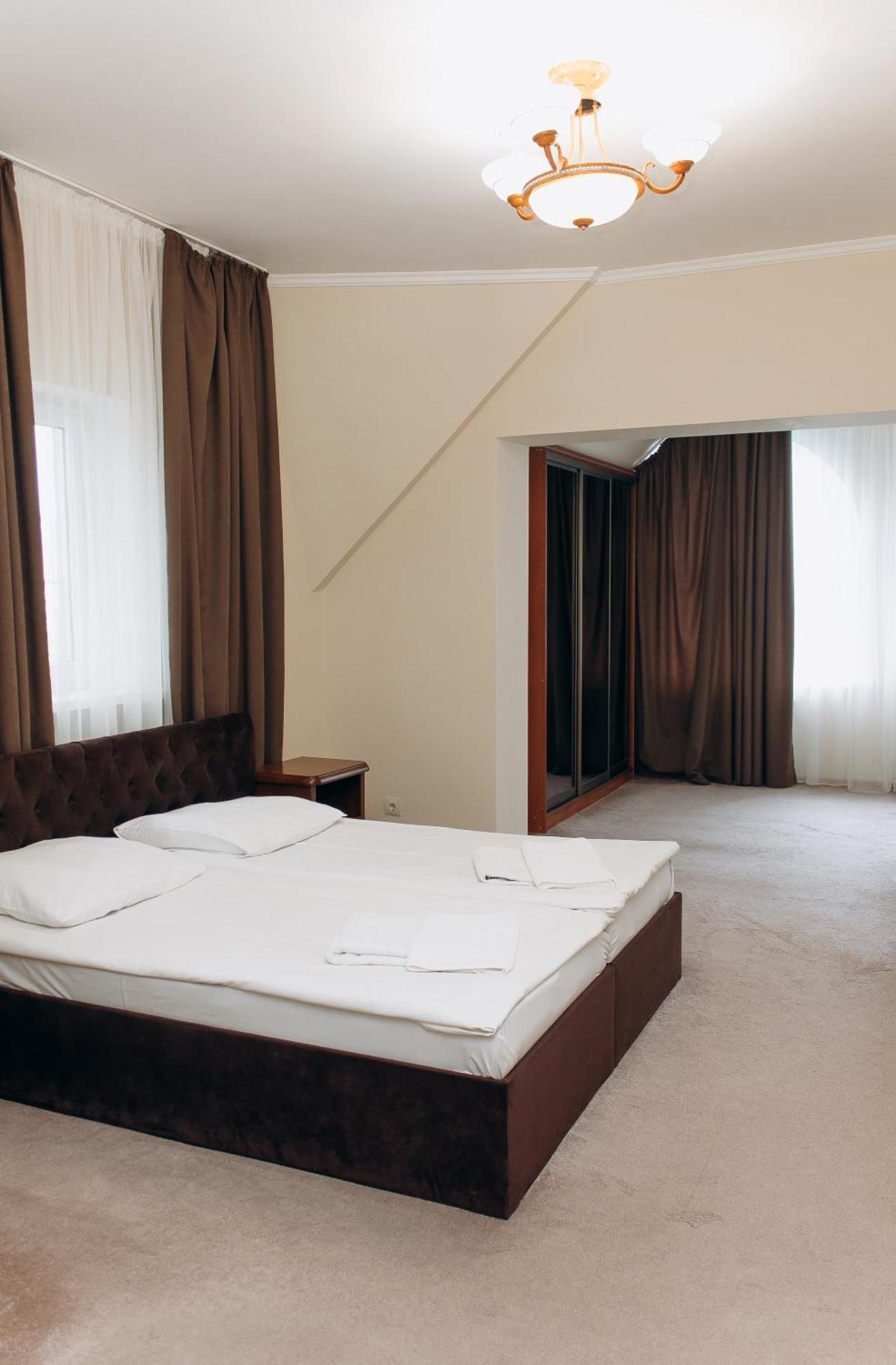 Eduard Hotel Uzhhorod Luaran gambar