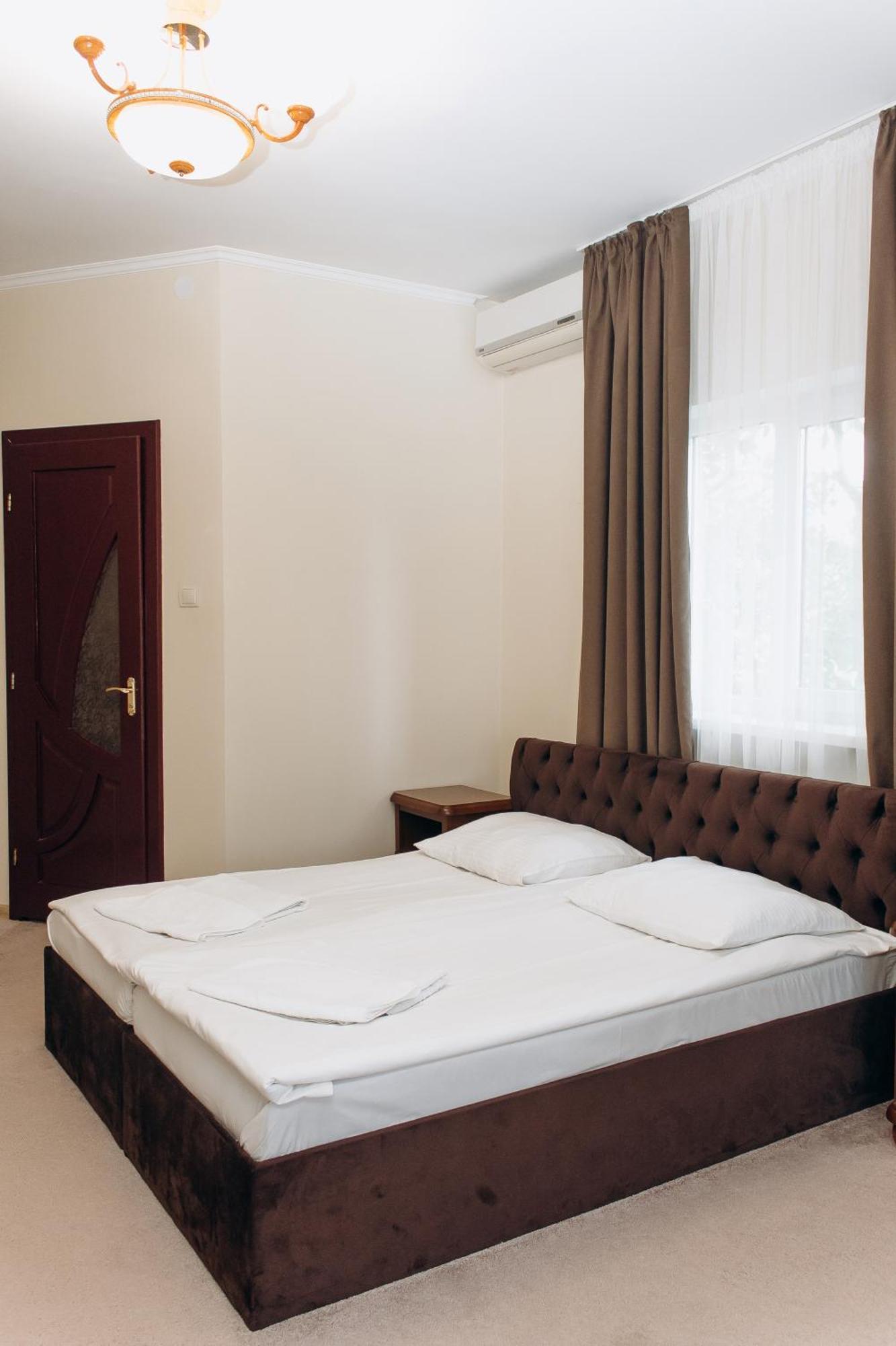 Eduard Hotel Uzhhorod Luaran gambar
