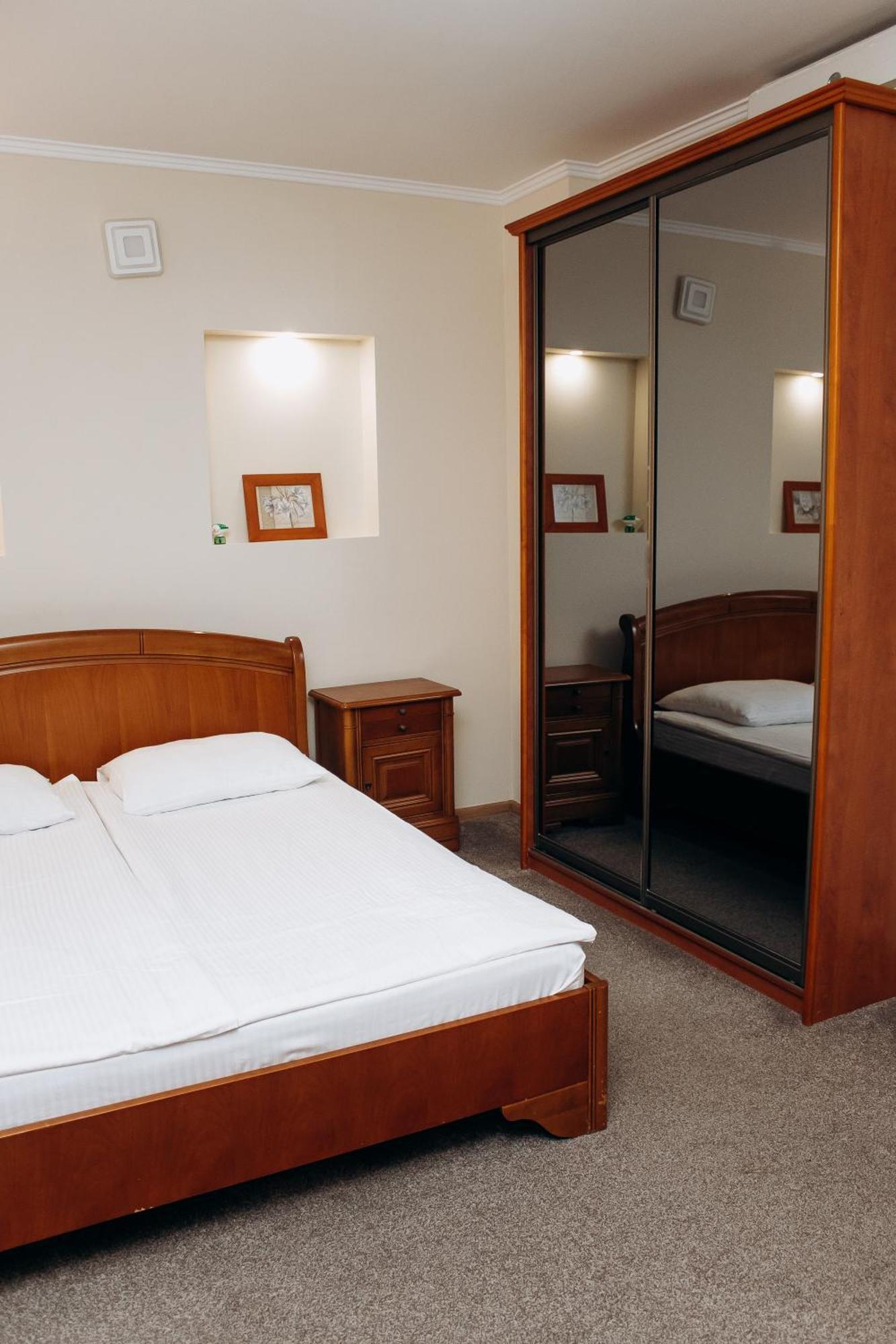 Eduard Hotel Uzhhorod Luaran gambar
