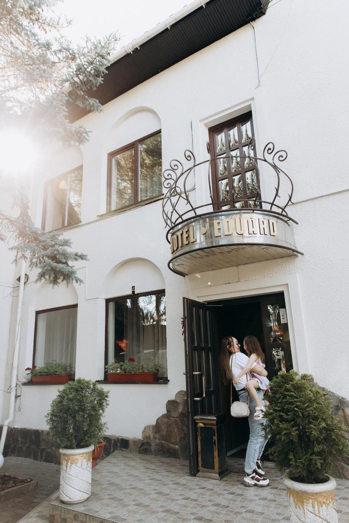 Eduard Hotel Uzhhorod Luaran gambar